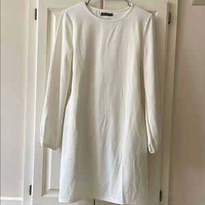 Elegant White Long Sleeve Dress